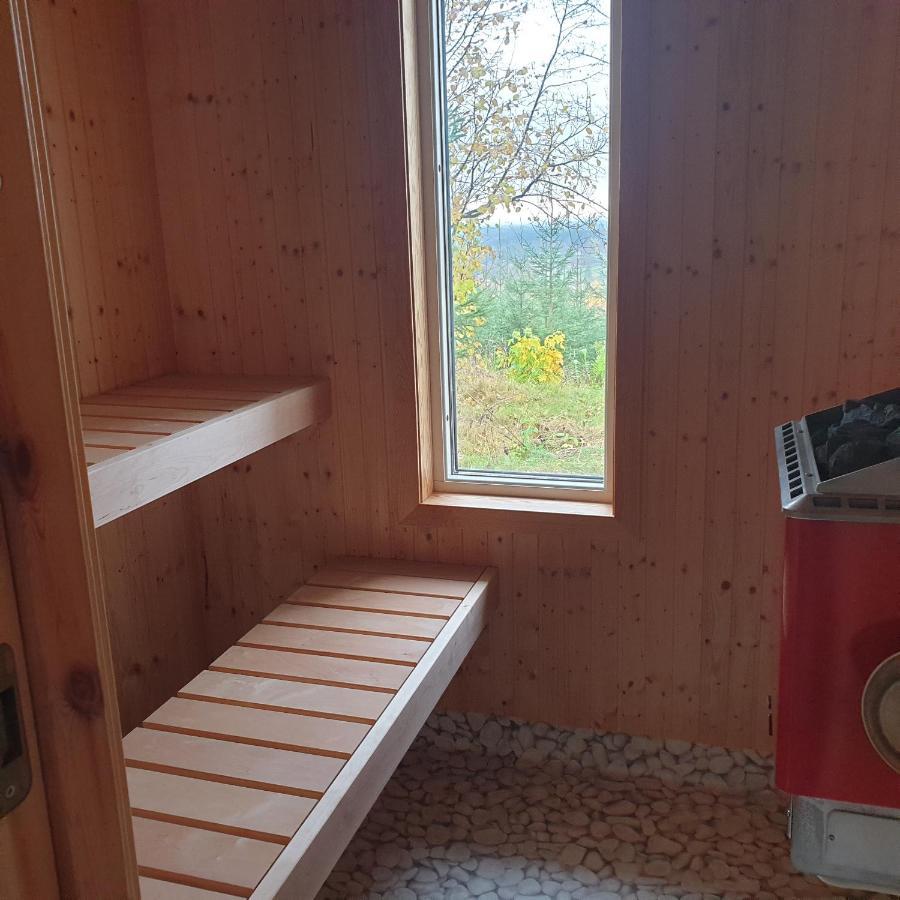 Gaeststuga I Vacker Natur, Bastu, Bubbelpool Sommartid Och Gratis Parkering Naera Ulricehamn Och Lassalyckan, Guesthouse With Nice View With Sauna And Free Parking Close To Dalsjoefors And Fishing บูโรส ภายนอก รูปภาพ